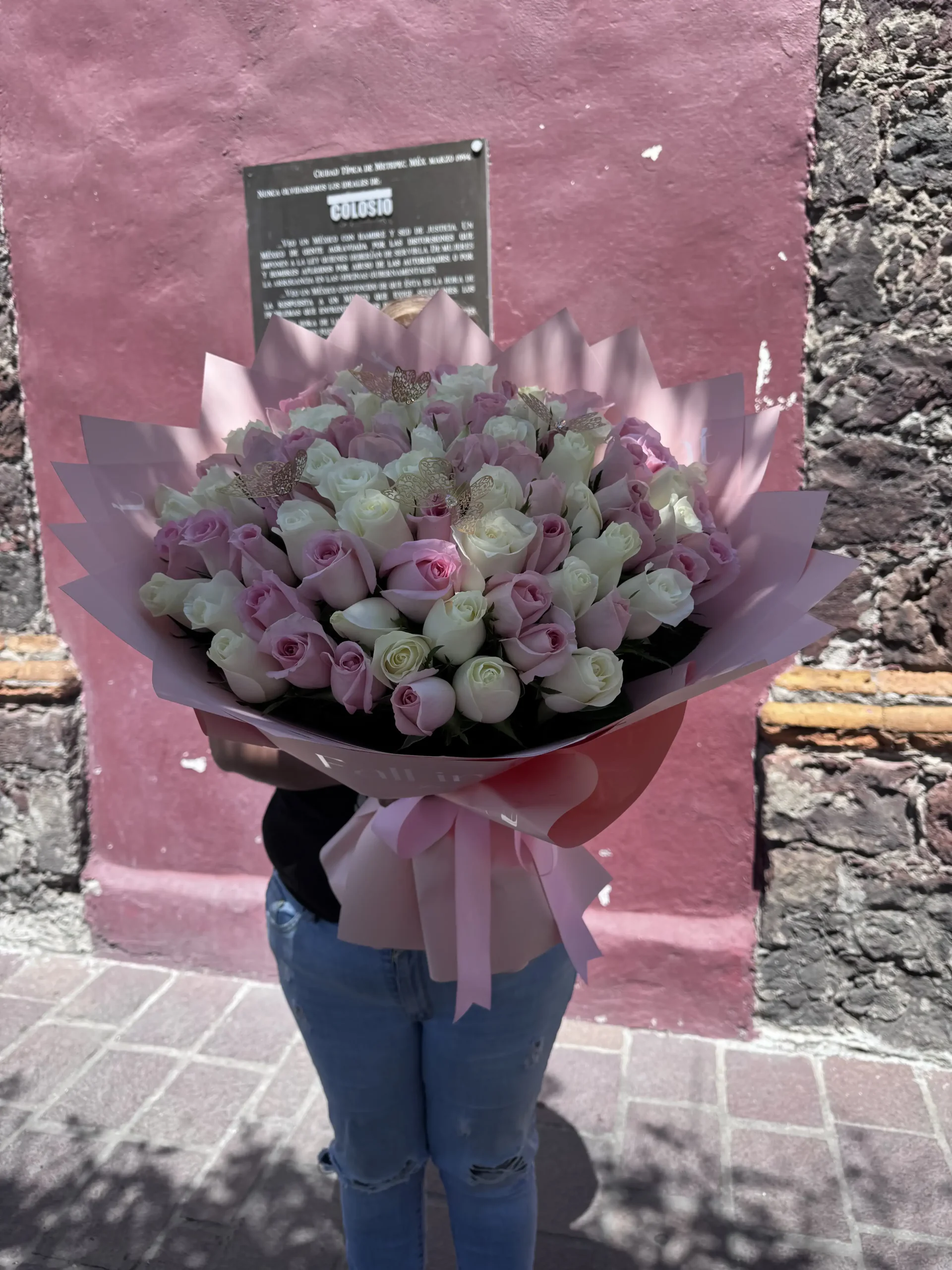 BQ-100 ROSAS BLANCAS CON ROSA